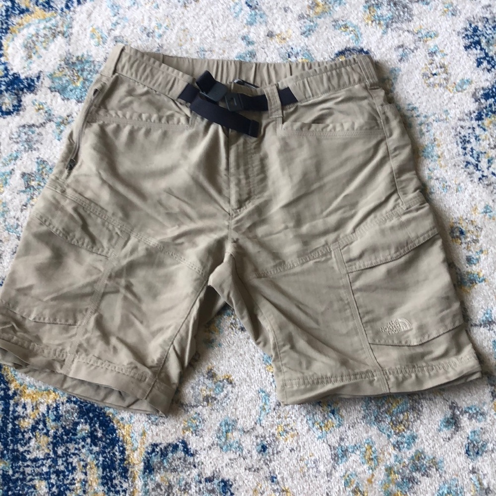 The North Face ( khaki shorts)